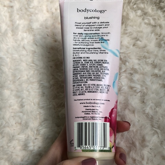 Woman’s Body Cream - Picture 2 of 2